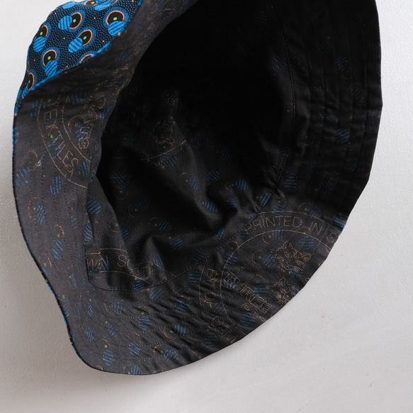 非洲 Shweshwe 布料水桶帽 Shweshwe 黑色 x 藍色圓點 第5張的照片