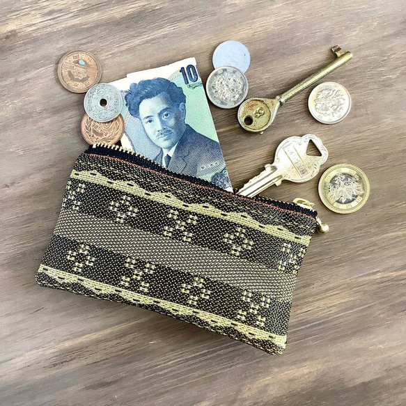 畳縁　硬幣錢包　名片夾　日式　沖繩的傳統圖案　沖繩　棕色的 第1張的照片