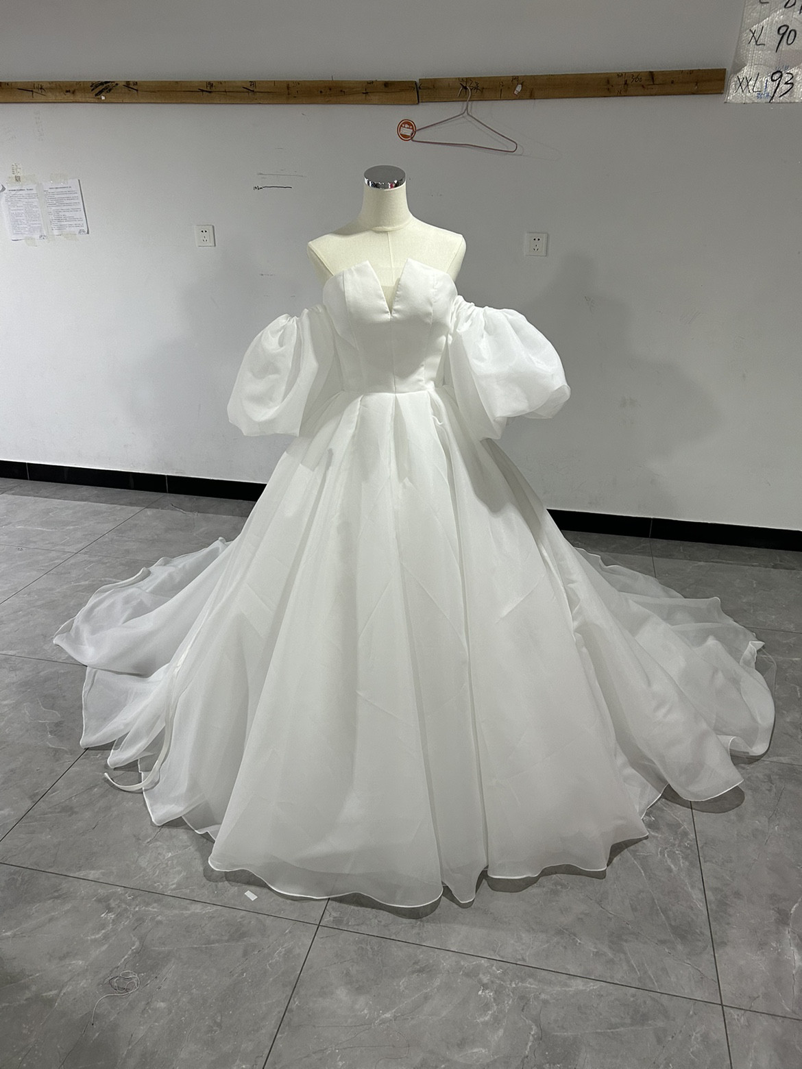 【The urban blandress】チュールドレス 結婚式　前撮り The urban blandress チュールドレス 結婚式 前撮り - メルカリ