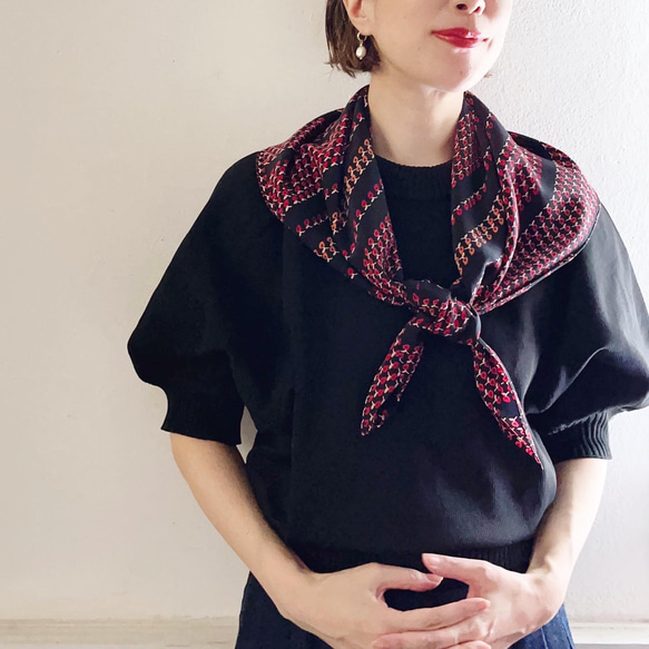 ◆フランス製シルク100%｜希少ロゴ入りヴィンテージスカーフ、パリ、無地 fit=scale-down,w=1200