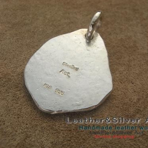 k18ゴールド加工、手彫りハンドメイド イーグルフェザー彫りペンダント 