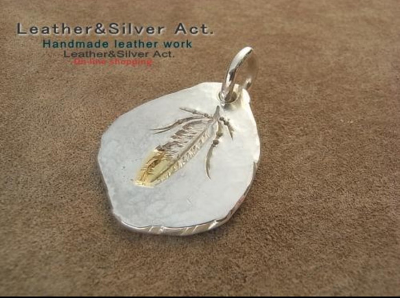 k18ゴールド加工、手彫りハンドメイド イーグルフェザー彫りペンダント