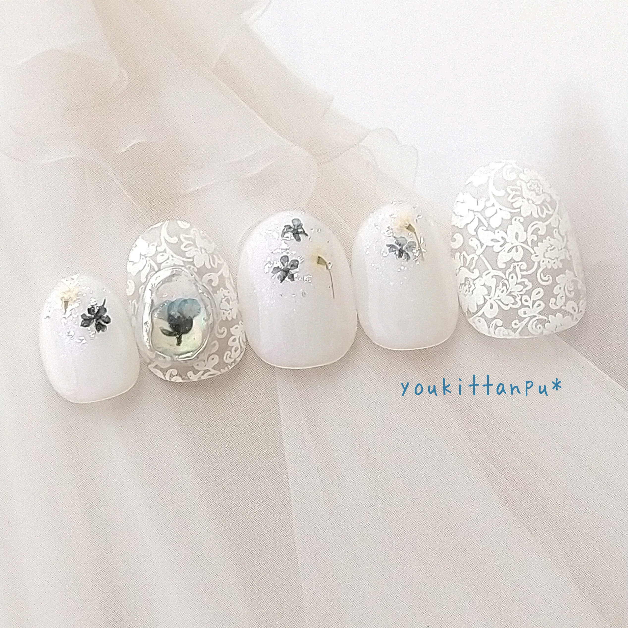 ネイルチップ アンティークブルーの押し花＆フラワーレース カメオ＊つけ爪 ブライダル 結婚式 ウェディング 白無垢 成人