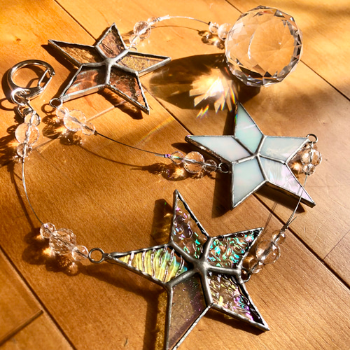 ✴︎新作✴︎星と水晶のサンキャッチャー☆ステンドグラス サン