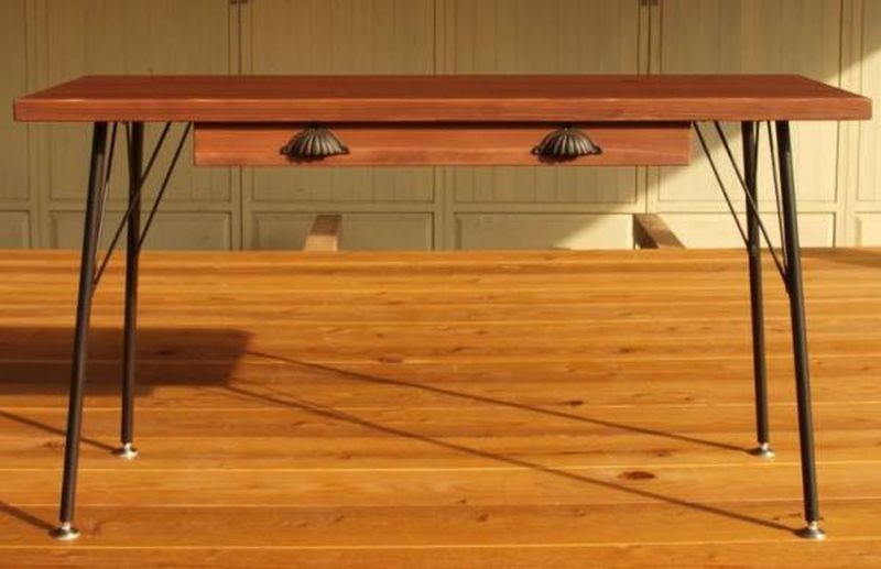 ◇杉　天板無節　鉄脚テーブル　1300　アンテーク　マホガ二ー◇ワックス仕上げ　脚先アジャスタ　ワイド抽斗