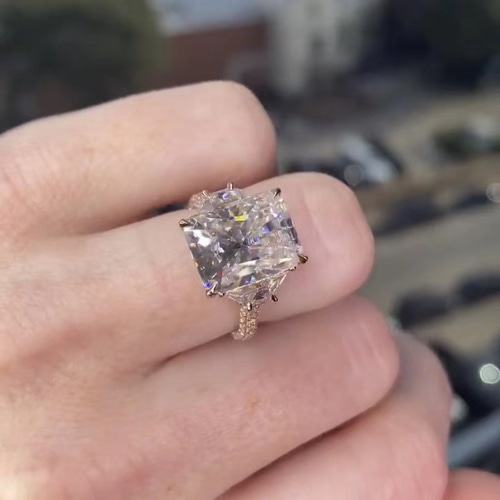 newデザイン】ラディアントカットモアサナイト ダイヤモンドリングk18