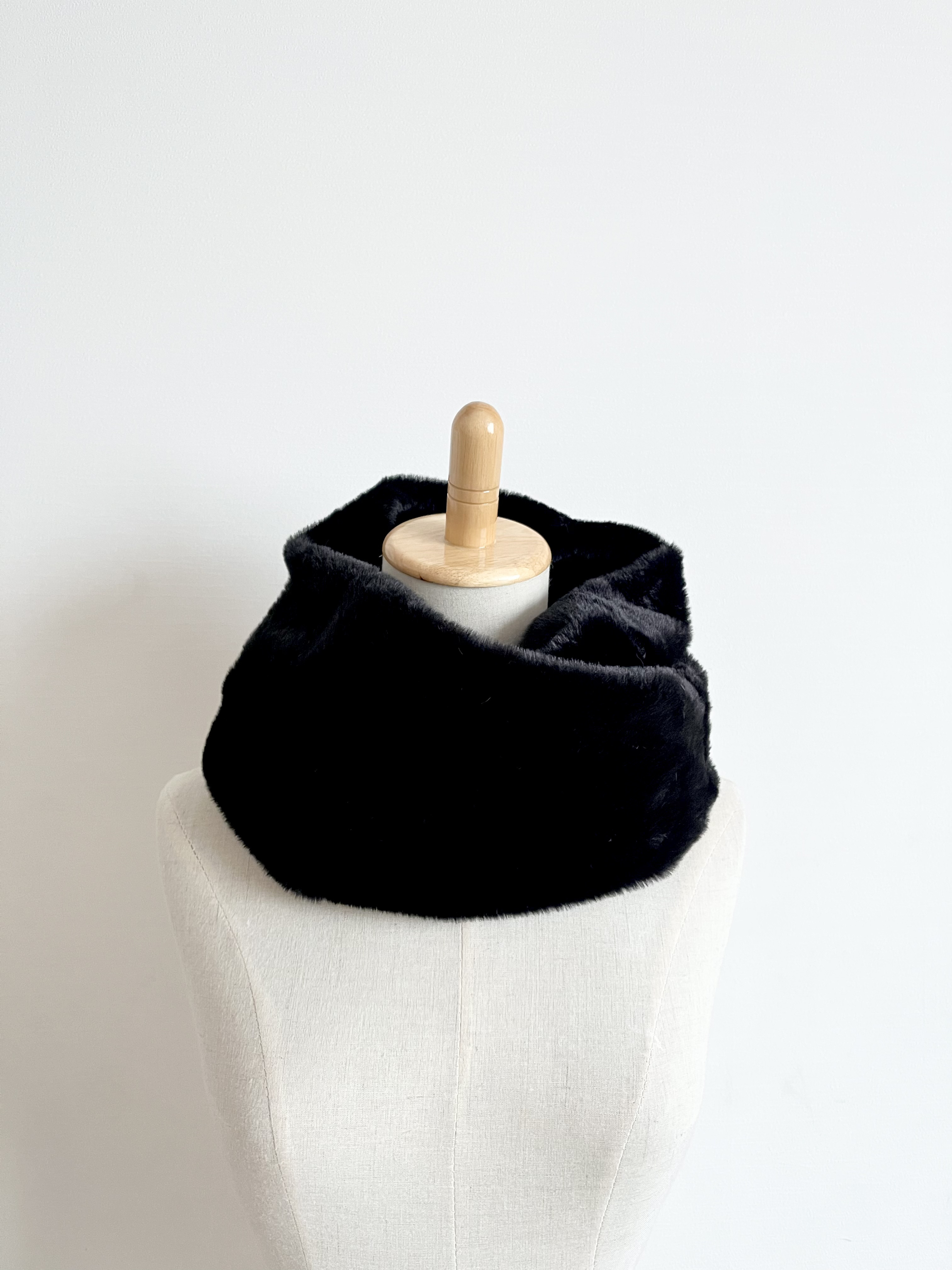 とろけるラビットボアのスヌード＊ブラック＊ねじりあり