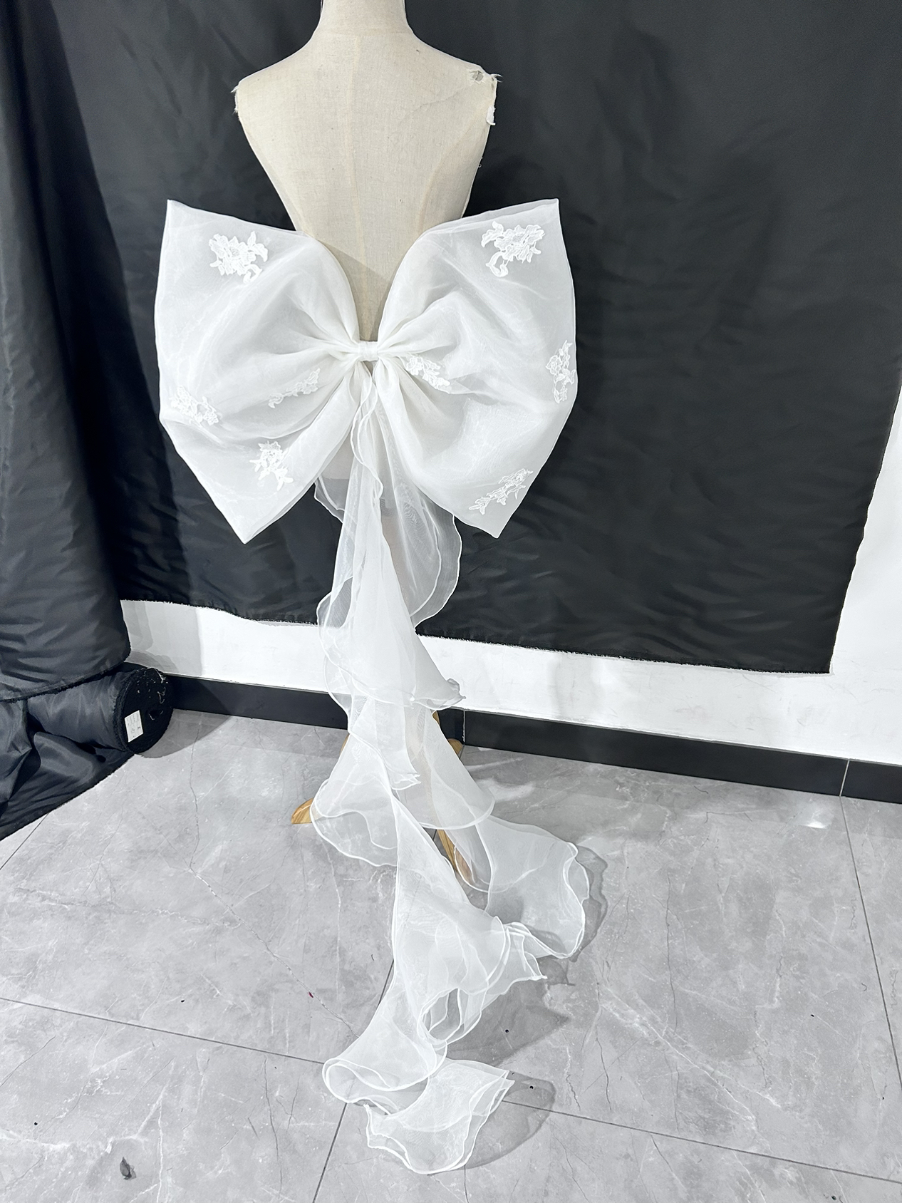 大好評中！オフホワイト ウェディングドレス 大きなバックリボン 可愛い お色直し小物 オーダーメイド