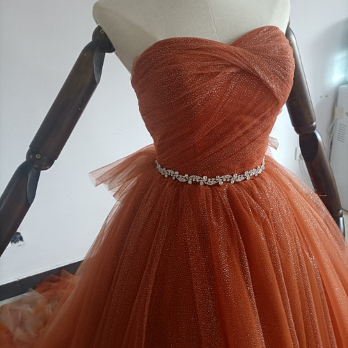 送料無料！ 茶色 テラコッタ色 カラードレス 柔らかく重ねたチュール  