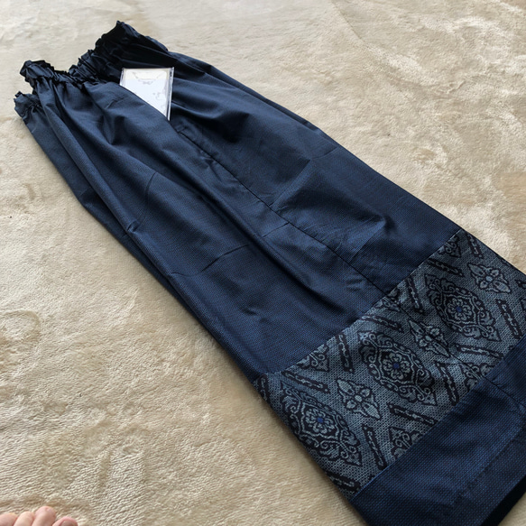 大島紬のパッチワークワイドパンツ　青割り込み絣　ウエストゴムの楽ちんパンツ　ご希望の股下丈で　着物リメイク 7枚目の画像