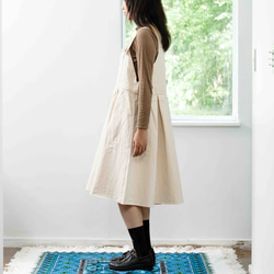 寬褶邊毛衣裙/米色/三河紡織 第3張的照片