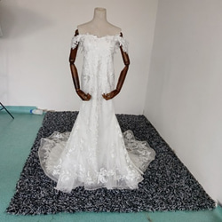 高品質！オフショル ウエディングドレス オフホワイト 3D立体レース刺繍 結婚式/披露宴 1枚目の画像