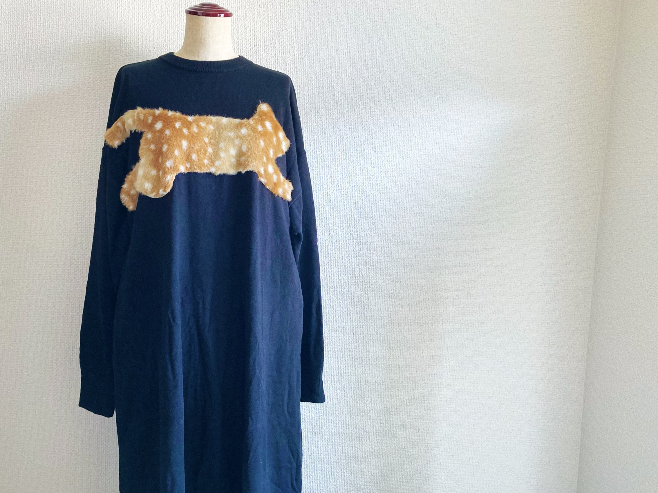 【飛び猫の黒フレアマキシ丈ニットワンピース】