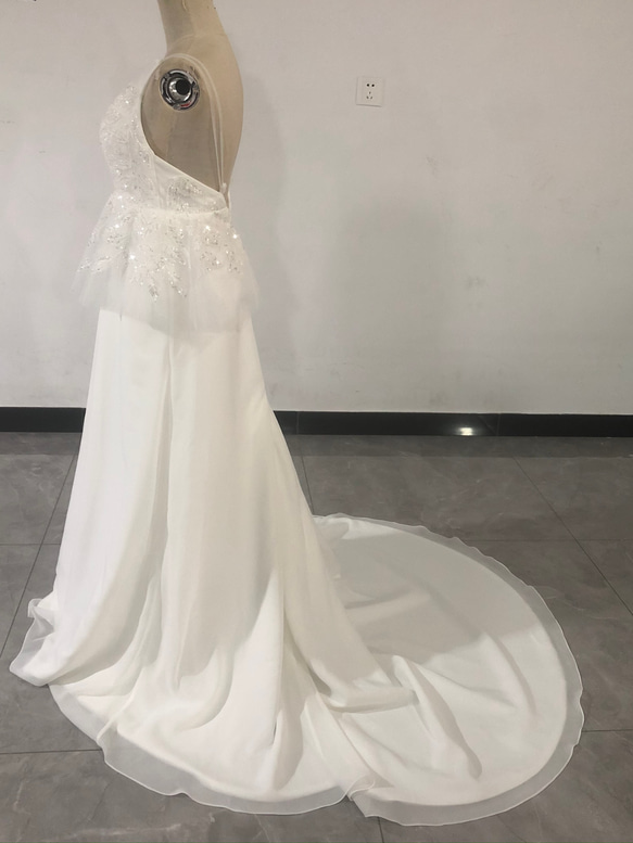 高品質！米白色婚紗3D 3D蕾絲刺繡吊帶背心婚禮 第5張的照片