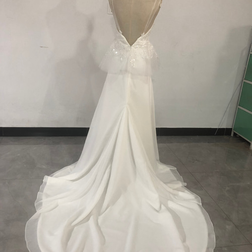 高品質！オフホワイト ウエディングドレス 3D立体レース刺繍  