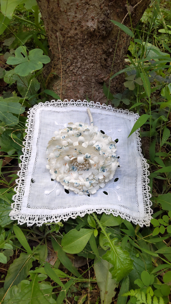 春らしい小花柄♡　天然素材(綿100%)　オートクチュール　コサージュ　カーネーション　 7枚目の画像
