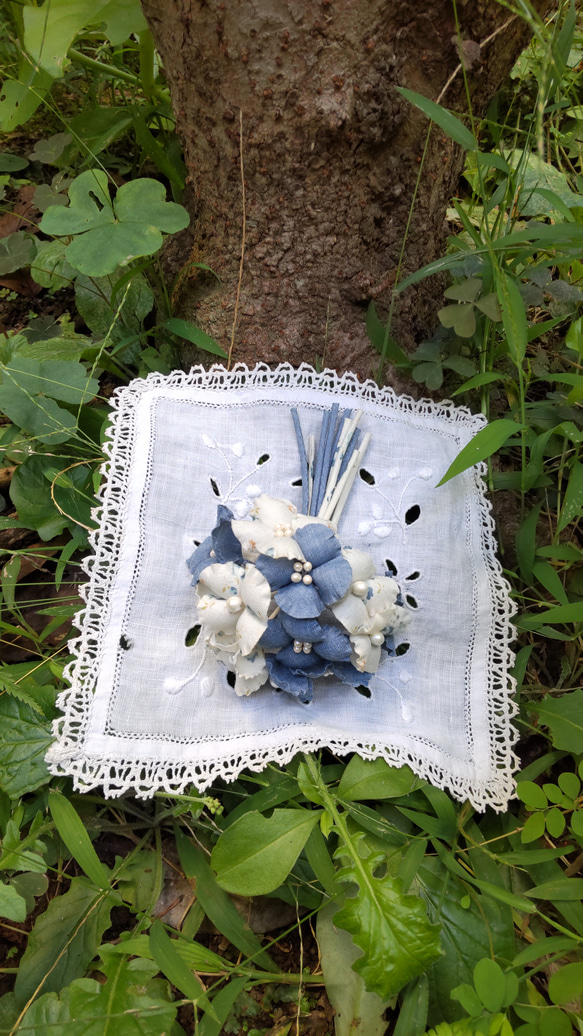 天然素材(綿100%)　オートクチュール　コサージュ　小花　ブルー　花柄　プチギフト 9枚目の画像