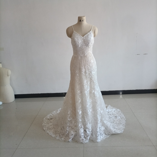 憧れのドレス ソフトマーメイド 花柄刺繍 ウエディングドレス 二次会 パーティードレス 繊細レース