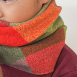 Bishu 羊毛製成的蓬鬆兒童披肩 第10張的照片