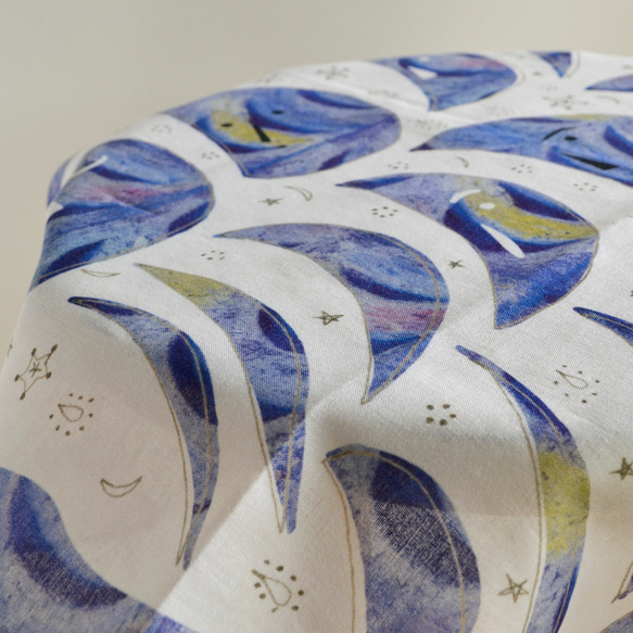 ハンカチ・スカーフ  / 月の番人 /パープル / ギフトにも 6枚目の画像