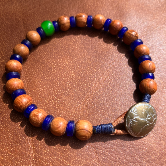 Wood x White Heart Beads Bracelet 10枚目の画像