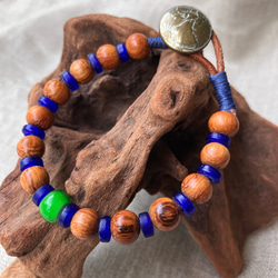 Wood x White Heart Beads Bracelet 1枚目の画像