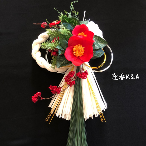 アイボリーのダリアと赤い椿と松のしめ縄リース しめ飾り しめ縄リース