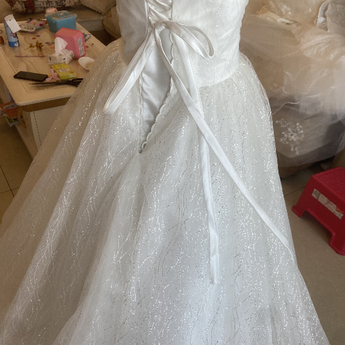 高品質！オフホワイト ドレス ベアトップ Aライン 背中見せ  