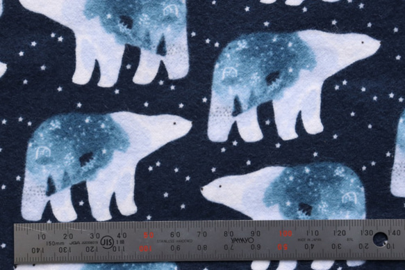 ハーフカットサイズ！USAプリント♪『STELLA ステラ　北極空と熊　フランネル生地 』～52×50㎝でカット済み～ 3枚目の画像