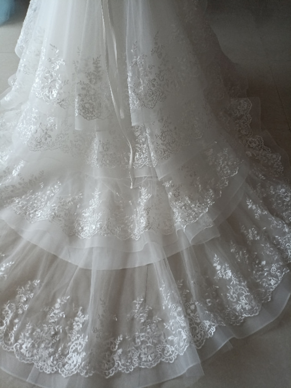 豪華！米白色婚紗，精緻蕾絲，華麗拖裾，婚禮/招待會 第11張的照片