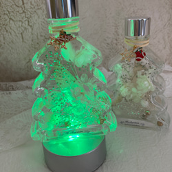 新作早割クリスマス2023 creema限定 ハーバリウムオイル クリスマスツリーガラスボトル チャームLEDライト 11枚目の画像
