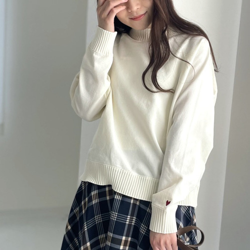 再販】秋口から着用できる大人可愛い薄手ニット ハート刺繍 無地
