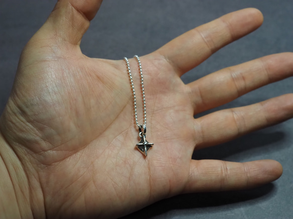 十字架に光る、星の輝きをイメージ【cross star（Pendant Top）】 4枚目の画像