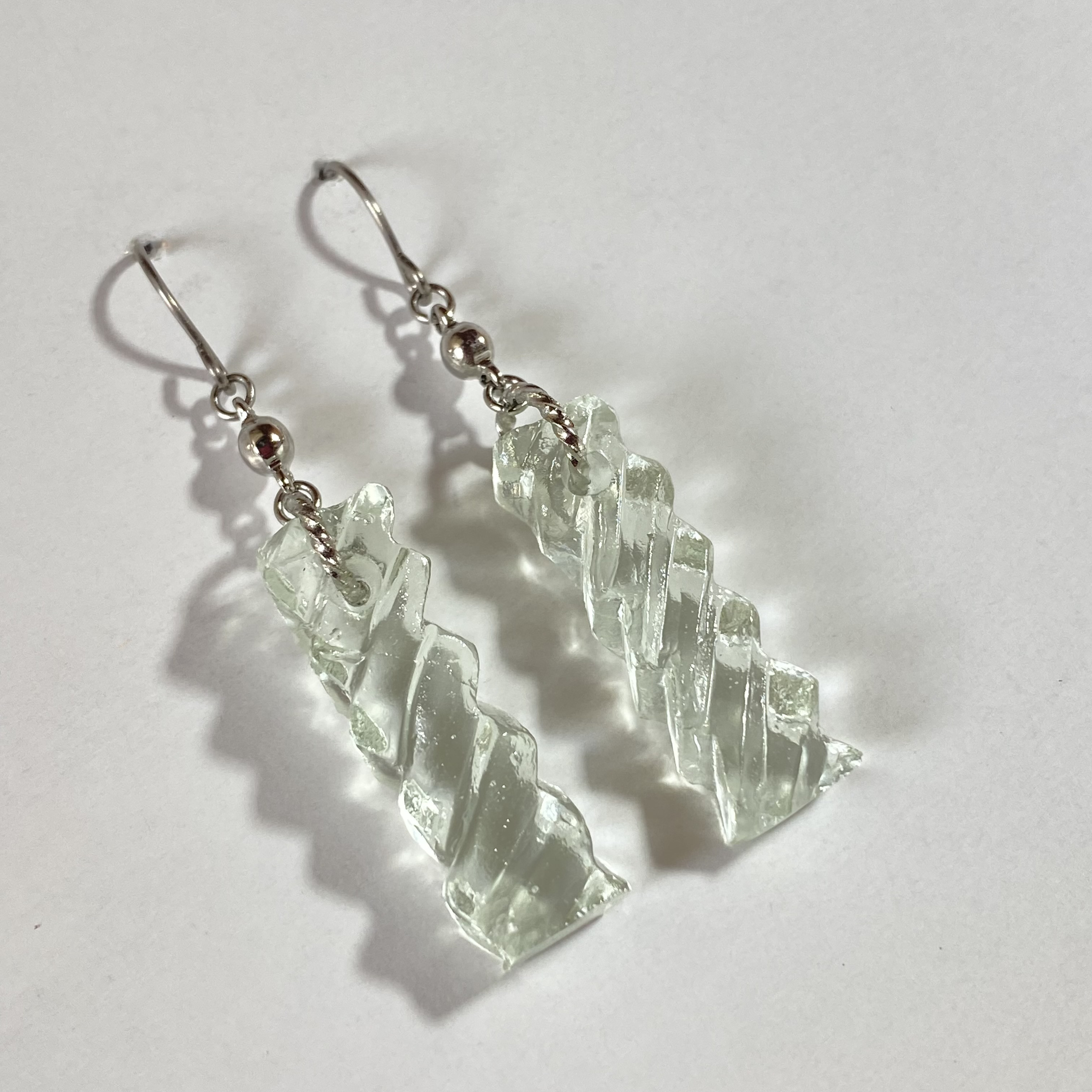 section/ピアス