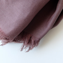 【new】enrica cottonsilk scarf / walnut-camel / botanical dye 15枚目の画像
