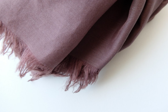 【new】enrica cottonsilk scarf / walnut-camel / botanical dye 15枚目の画像