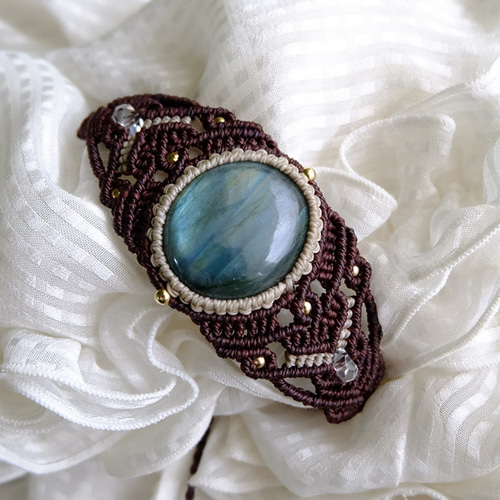 大きめラブラドライト マクラメ編みバングル風ブレスレット（男女兼用