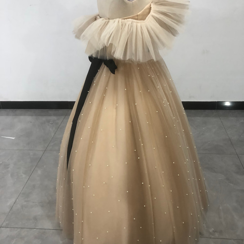 送料無料！ 高品質！薄シャンパンの色 ウェディングドレス ベアトップ  