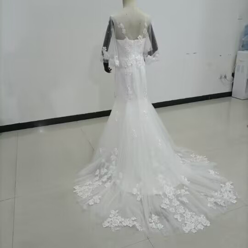 即納！上品！ウェディングドレス 袖あり 着痩せ マーメイドドレス 結婚  