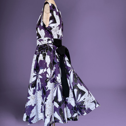 真夏のおしゃれ！着物リメイク　浴衣ワンピース　ロングワンピース「薔薇　紫」 夏ワンピース 浴衣リメイク ロングワンピース 薔薇＆男物浴衣