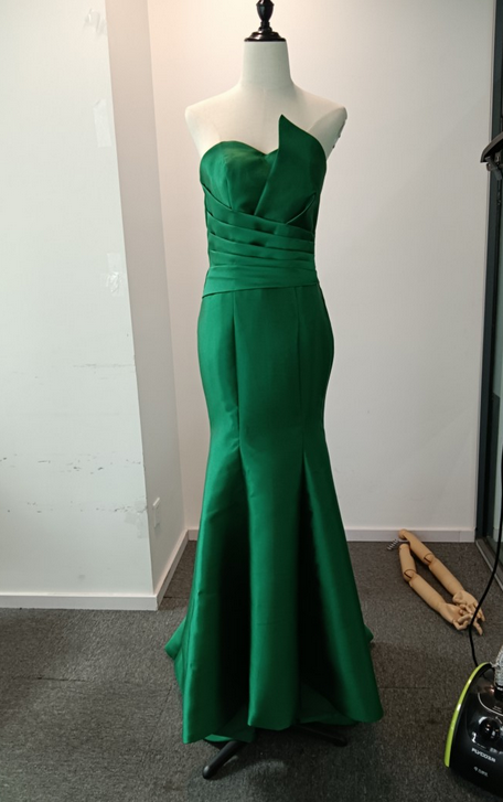 即納！可愛い グリーン  パーティードレス トレーン 二次会 くるみボタン ベアトップ マーメイドライン 花嫁 前撮り