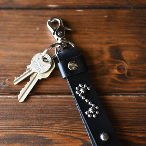 ヌメ革/レザースタッズ キーホルダー -S字-】 鑰匙圈 yc_ leather