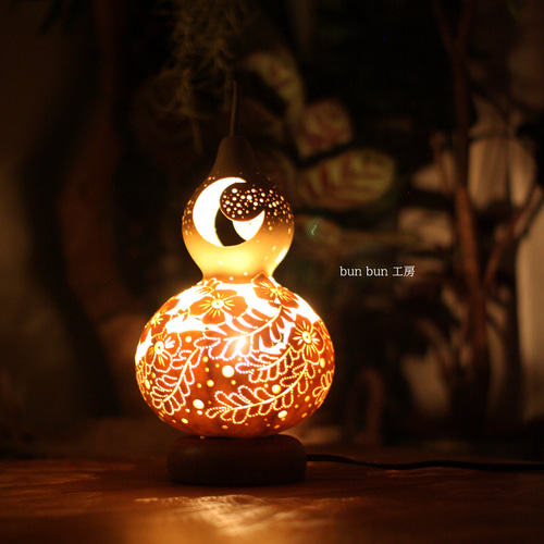 ひょうたんランプ--風にたなびく花 スタンドライト・テーブルランプ