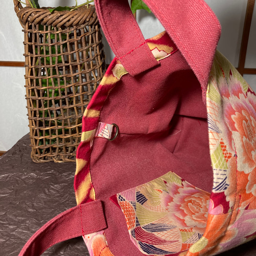 ⭐︎青色花柄リメイク着物　バック付き⭐︎ 着物 リメイクバッグ ～あお～ | iichi 日々の暮らしを心地よく