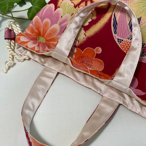 ハンドメイド 巾着トートバッグ リメイク ビンテージ缶バッジ付き☆。.:＊・゜ トートバッグ カンバディアパッチ 巾着 レディース