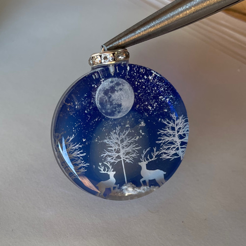 すず☆らん/レジン/雪精霊　親子鹿　蓄光　オルゴナイトネックレストップ レジン/幻想の親子鹿 蓄光 オルゴナイトネックレス ネックレス