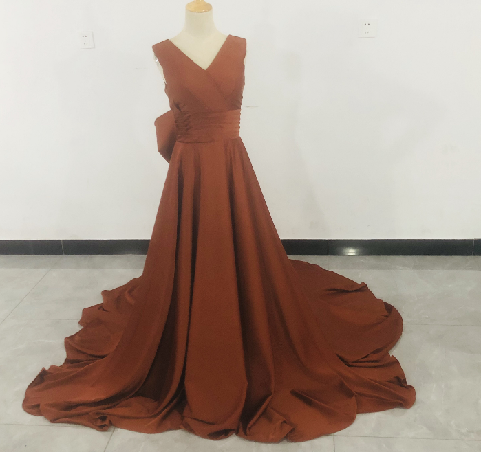 送料無料！エレガント テラコッタ色 カラードレス 背中見せ ノースリーブ トレーン 花嫁/二次会/拳式