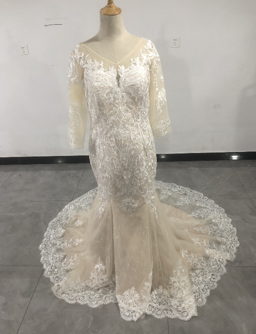 上品！人魚レースの薄絹の刺繍旅のウェディングベールのシャンパンの甘い心のウェディングベールの礼服