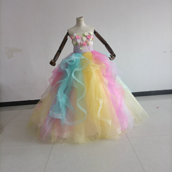 即納！レインボースカート カラードレス ベアトップ 上質オーガンジー 3Dバラの花 結婚式 演奏 1枚目の画像