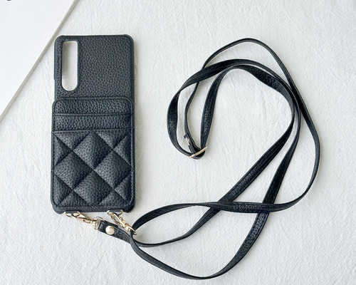 スマホケース　斜めがけポシェット　cc キルティング　カードケース Amazon.co.jp: Elegante公式 Quilting Shoulder iPhone 13 Pro